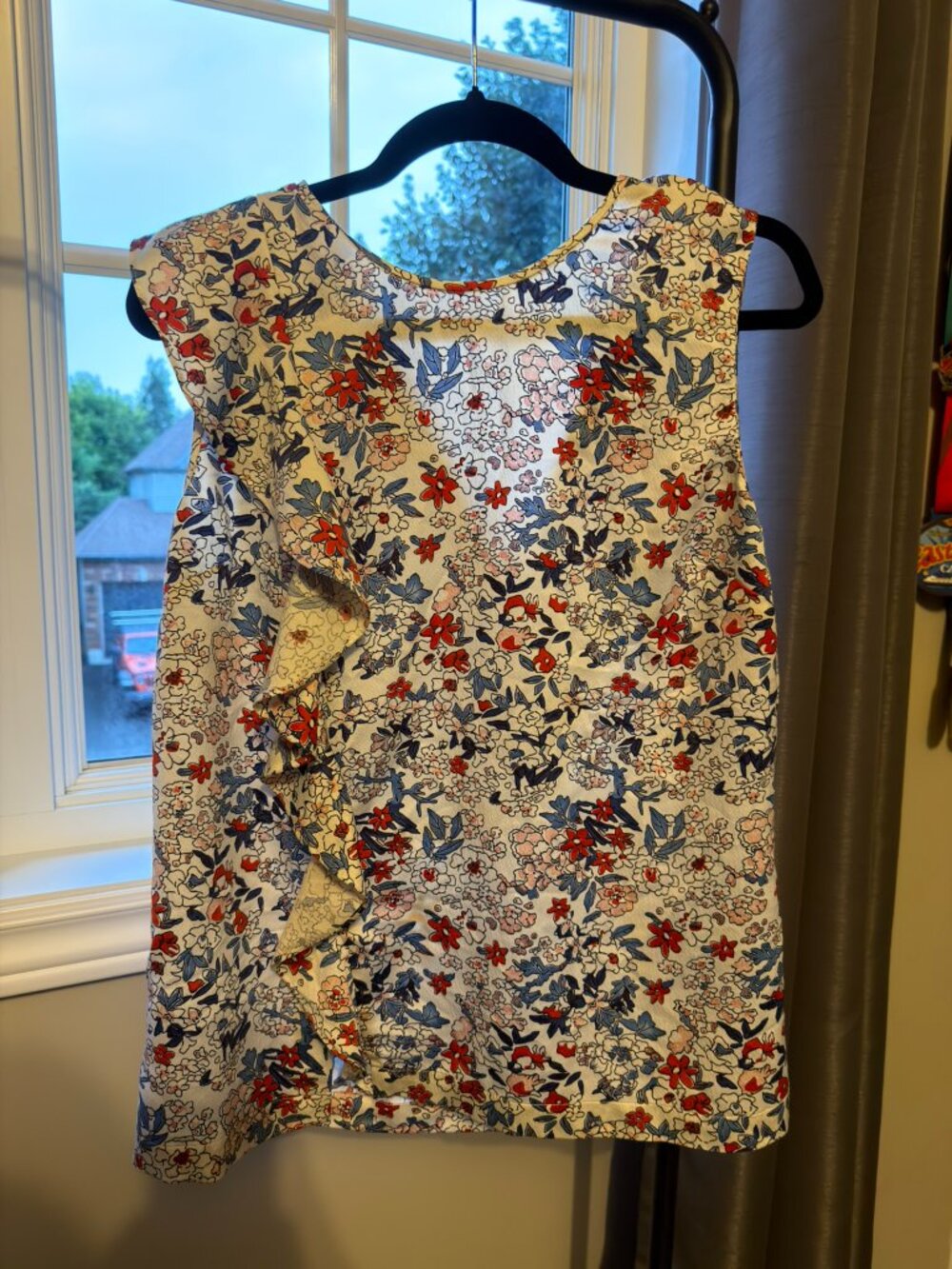 RW&CO Floral Ruffle Sleeveless Blouse - Picture 2 of 4